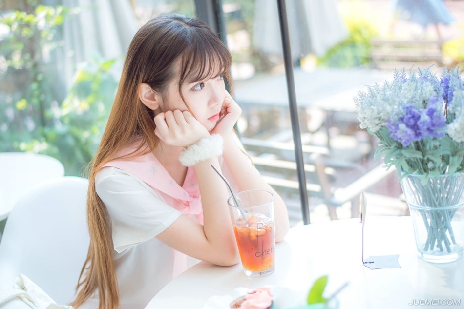 “这一带，每年都会有这么几天会是这样的天气，我镇守江夏多年，甚至能够估算出这种天气的具体日子。”陈到扭头看向伏德，有些刻板的脸上，牵扯出一抹微笑。